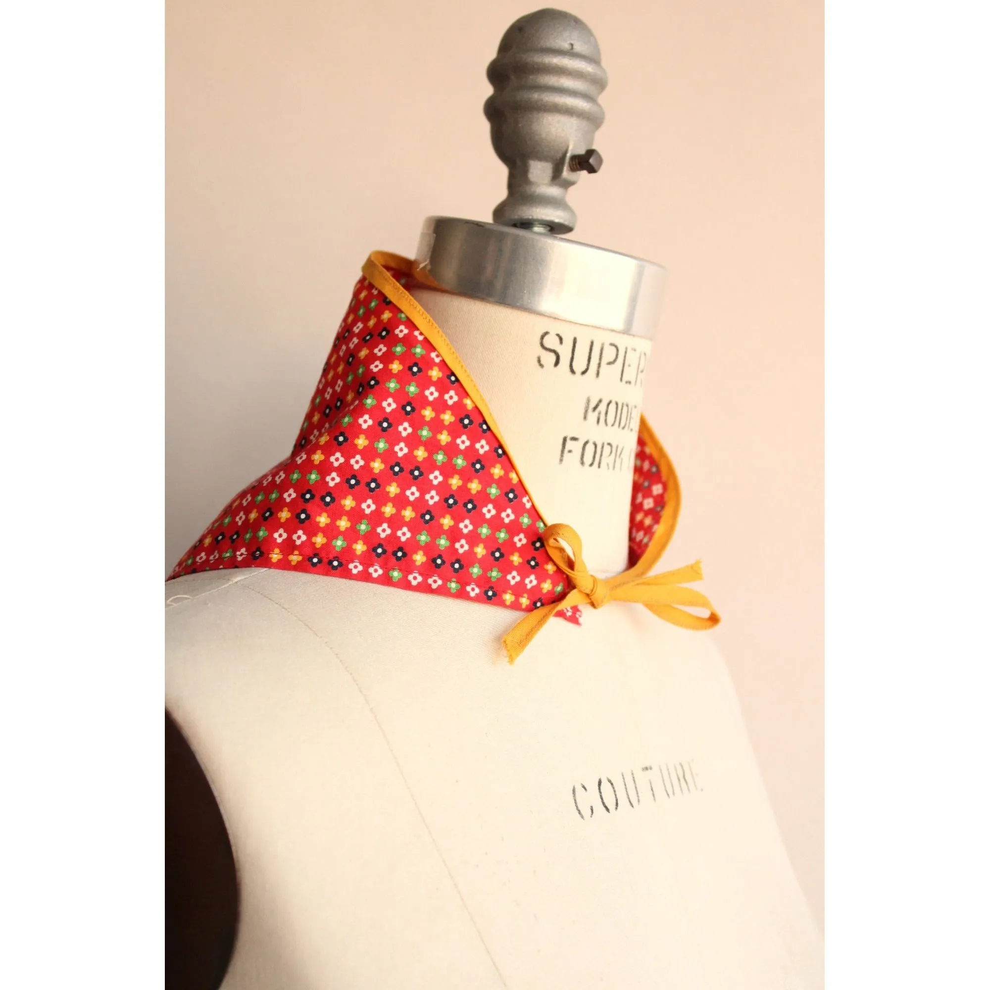 Vintage 1960s 1970s Kerchief or Head Scarf